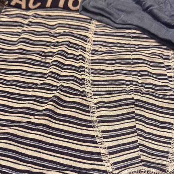 Kenneth Cole Reaction Boxer Briefs - Blue, Black, and Striped Size Medium - Picture 2 of 5